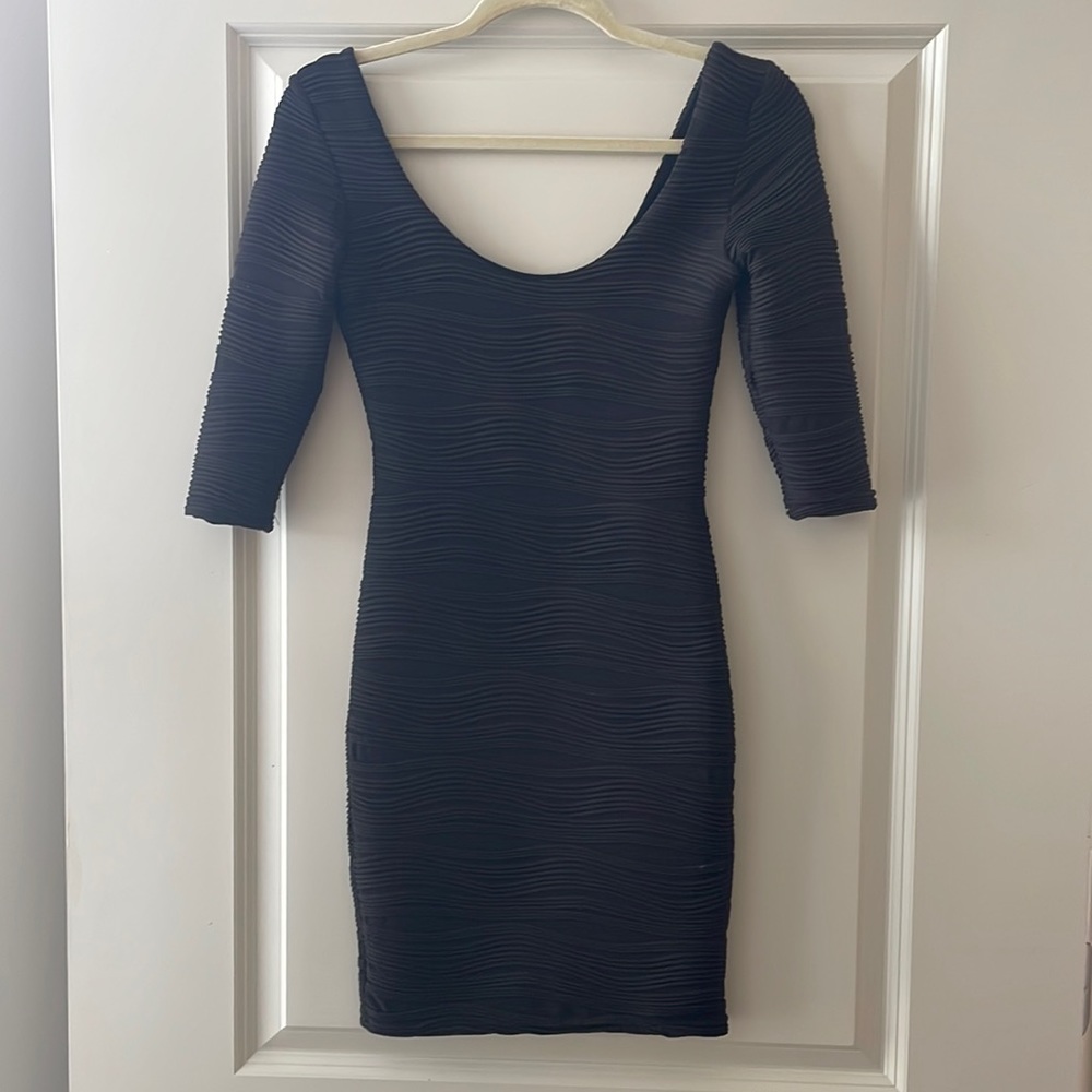 Black bodycon scoop neck 3/4 sleeve dress